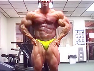 Brad Hollibaugh Gym Posing [R]