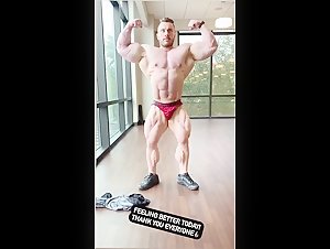 Elliott Dermond - Huge Arms Posing