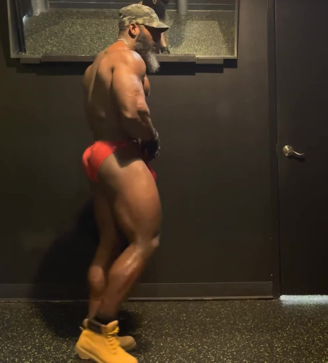 Nivenb muscle and bulge update - MyMusclevideo.com