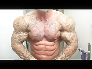 Tattoo Muscles flex