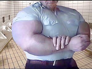 Massive Biceps in ultra-tight Shirt…