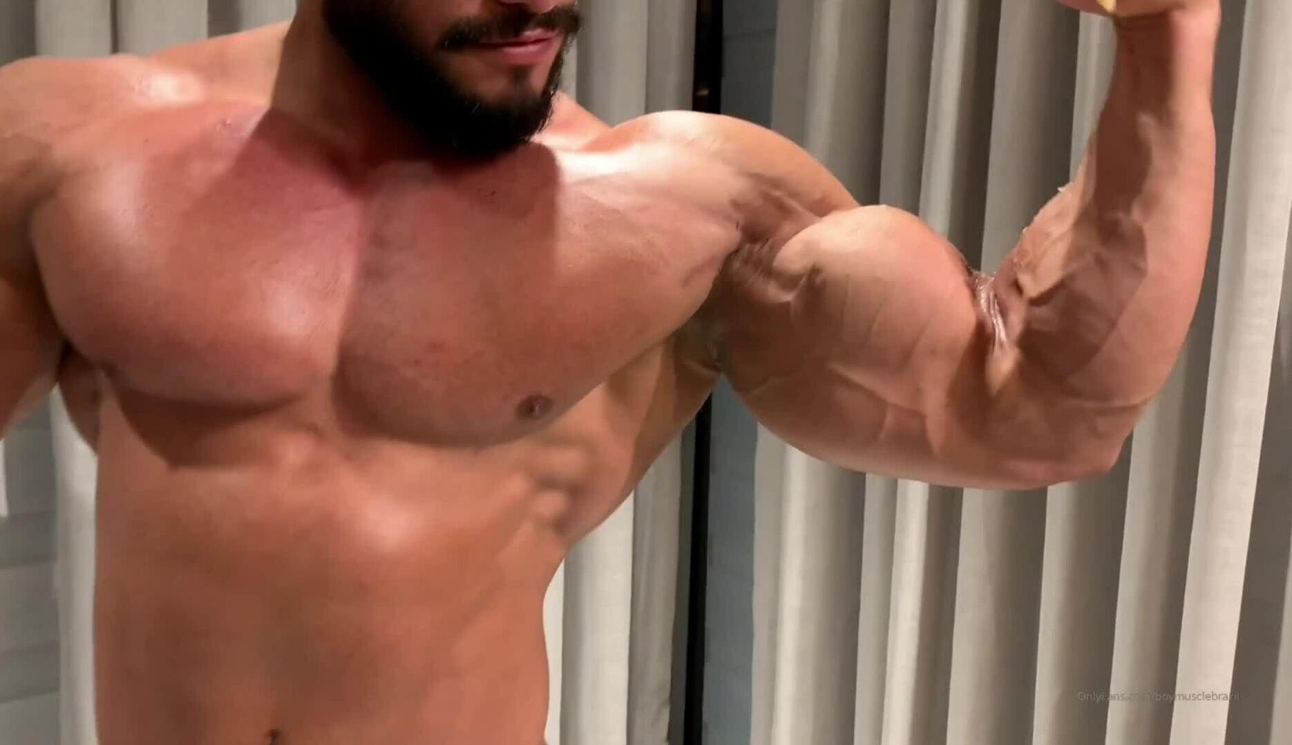 Airon Muscle Posing! (Part 1) - MyMusclevideo.com