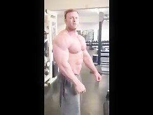 Can anyone ID this hot bodybuilder?