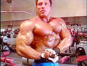 Milos Sarcev - Chest and Pump Session from 1997