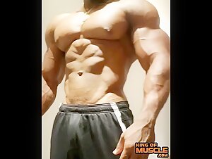 Perfect muscle daddy