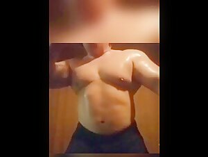 Thick muscle daddy shows off his power💪 - beefymuscle.com