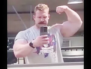 big musclebear daddy bicep LOOP