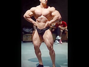 Bodybuilder Posing Routine