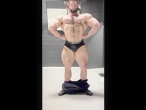 Bodybuilder Justin Savoie