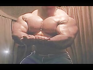 Massive Muscleman (anno 2004)