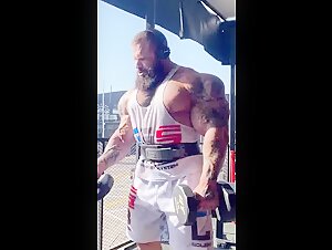 PUMPED BICEPS