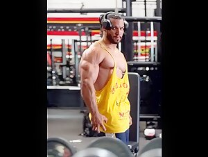 Joshua Manoi flex