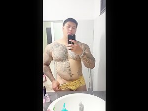 🔥Beefy muscle guy cumming💦 beefymuscle.com