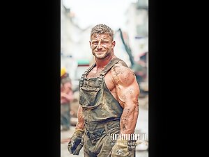 Happy & Dirrty Contruction Worker
