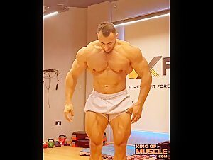 Muscle daddy