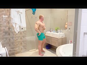 Barry Munger - Bodybuilder flexing, showing off and taking a bath