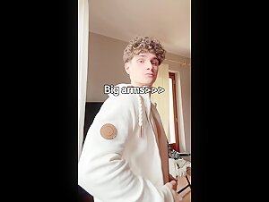 BIG ARMS>