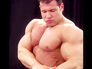 Kuclo Backstage Posing