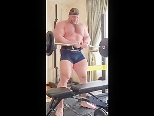 💪Big muscle daddy workout!🔥 beefymuscle.com