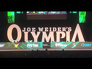 Muscle Advent Calendar 2025 Day 9: Flex Lewis Mr Olympia 2017