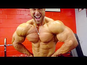 Ronny & Milan Flexing