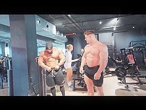 Open Bodybuilder vs Classic Physique