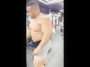 🔥His beefy pecs!💪 beefymuscle.com