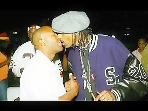Snoop dogg spit kiss