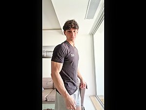 FLEX YOUR MUSCLES
