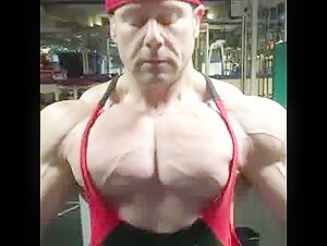 Who's this super ripped daddy?