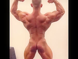 Big back posing