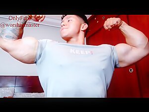 muscle giant Adamm T. shows off - more @muscleBandika