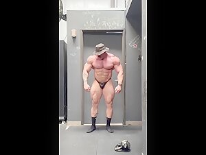 Peter Hartin IFBB Pro