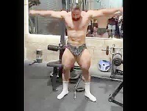 Saman olfati IFBB possing full position